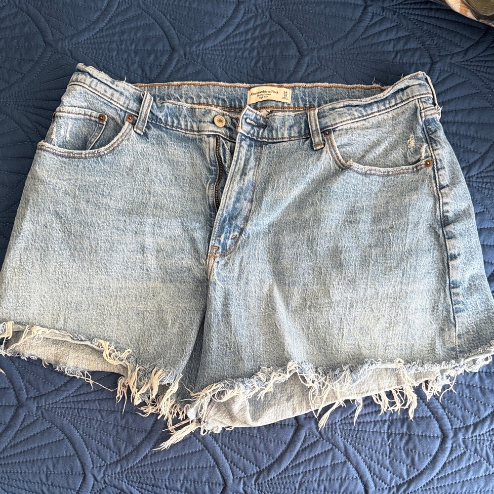 Abercrombie & Fitch Curve Love High Rise Dad Short